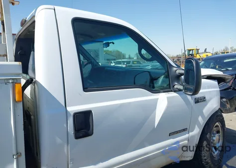 2001 Ford F-250 Xl/Xlt из США, поврежденный, VIN 1FTNF20F71EC91153